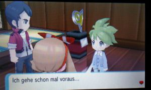 In der nächsten Stadt treffe ich meinen Vater und Heiko. Der Kleine sieht so unbeholfen aus, den würde man am liebsten nur knuddeln. x3 Und natürlich hilft man ihm gerne, ein Trasla zu fangen. Grinsend...denn ich hab schon eins. x3