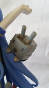 Tsukasa hängt in ihren Haaren und guckt als hätte sie mal wieder keine Ahnung.