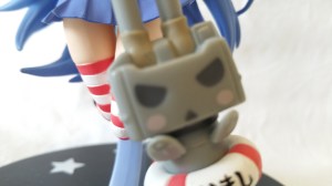 Und Kagami scheint das ganze mal wieder nicht zu tolerieren. (Leider weiß ich nicht was auf ihrem Rettungsring steht)